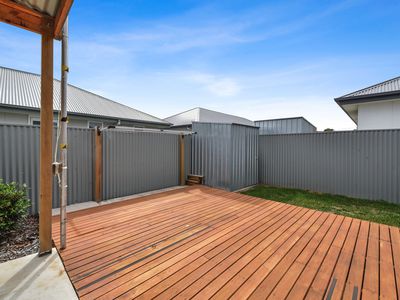 2 / 39 Adelaide Street, George Town
