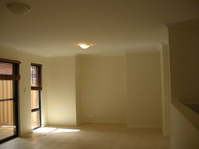 3 / 4 Forster Street, Lathlain