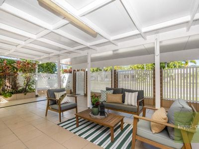 10 Casuarina Drive, Annandale