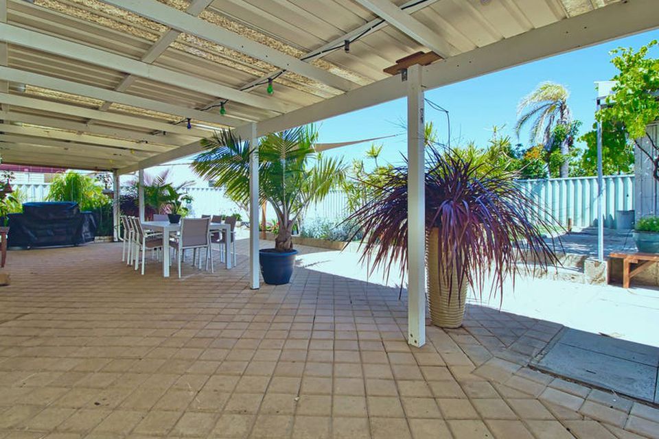 27 Holcombe Road , Warnbro