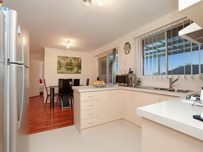 39 Central Rd, Hampton Park