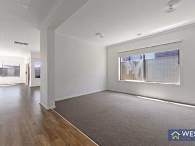 63 Diamond Parade, Cobblebank