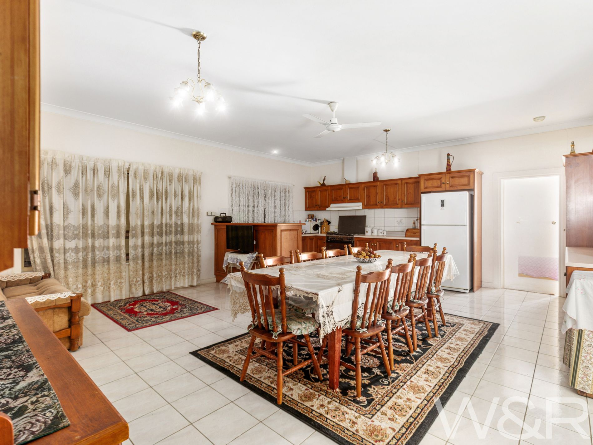 18 Hampton Street, Brooklyn Park