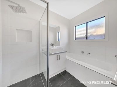 16 Albion Crescent, Mickleham