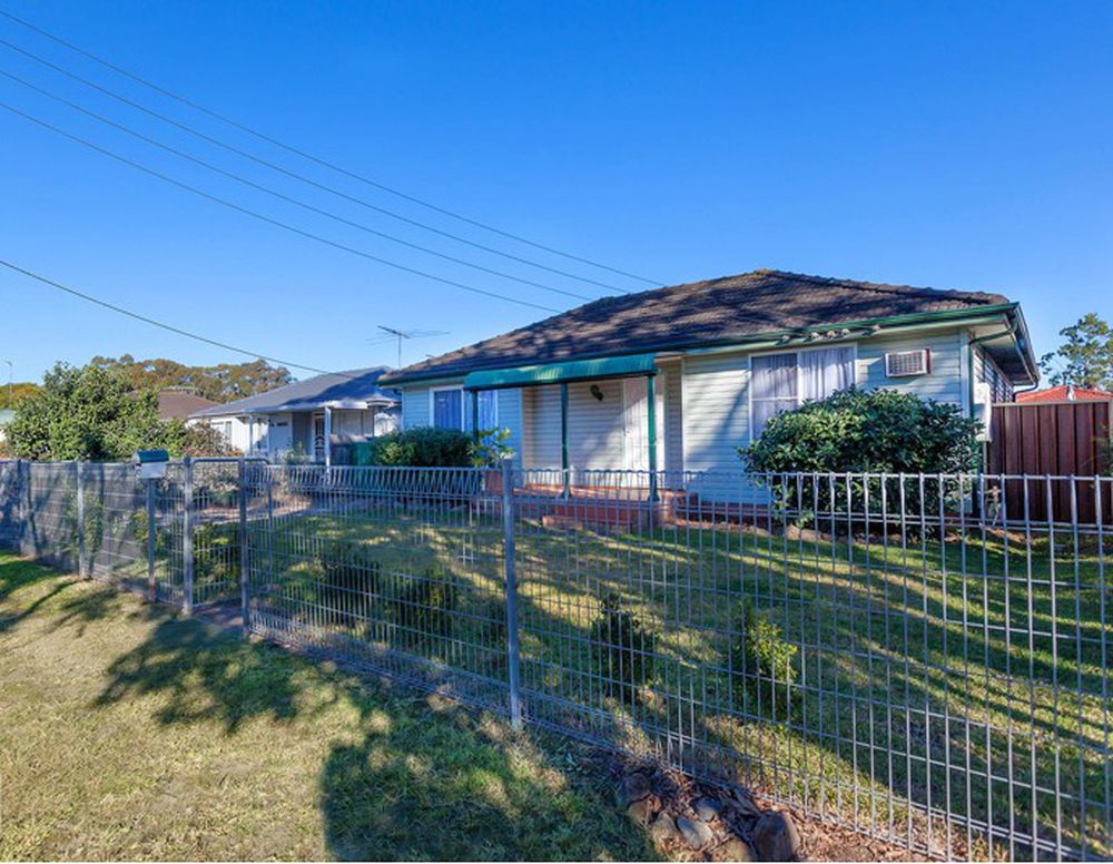 67 Derna Road, Holsworthy