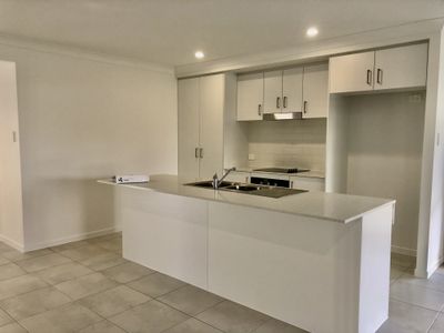 15 Langland Circuit , Walloon