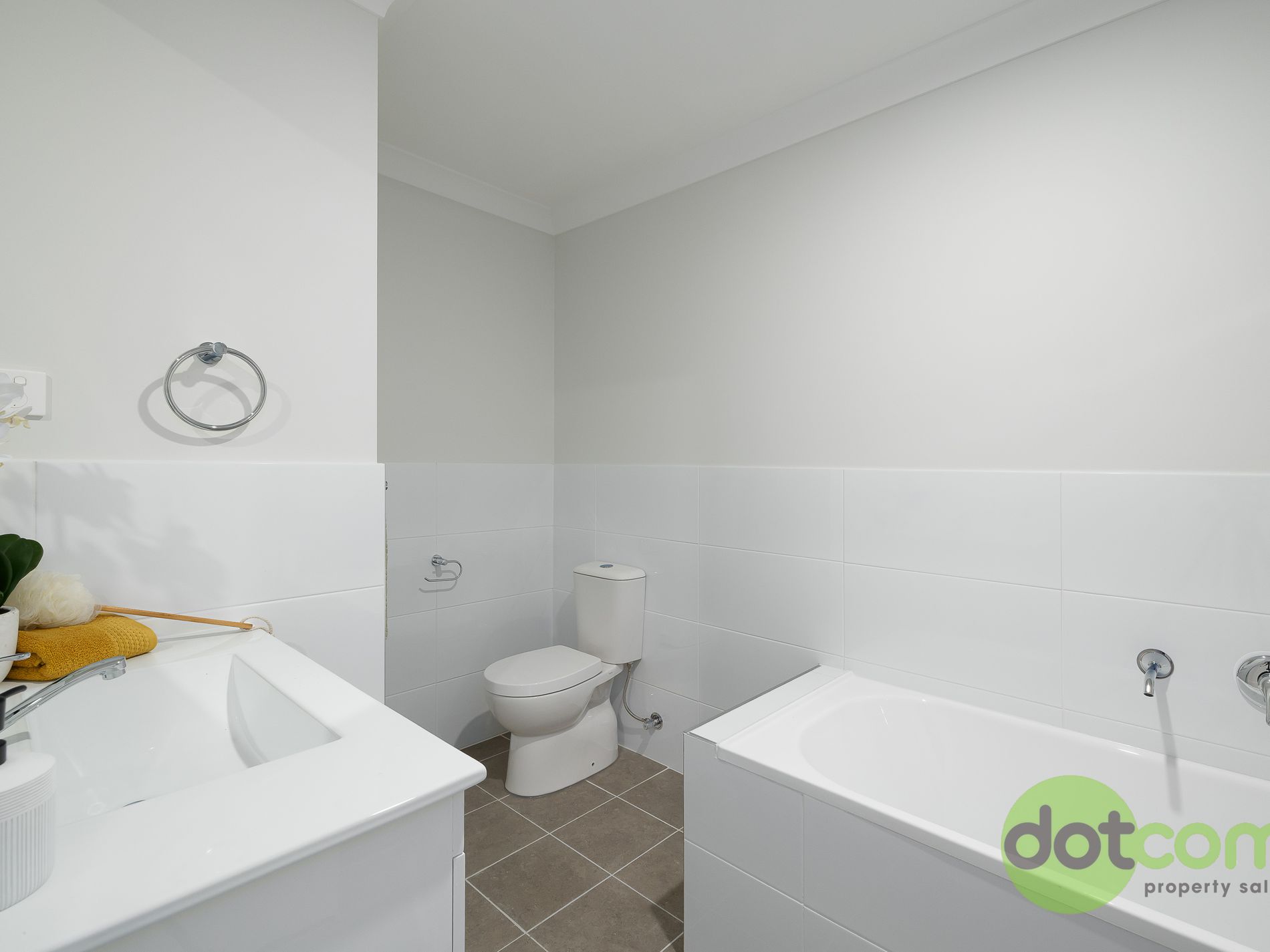 2 / 12 Aurora Way, Chisholm
