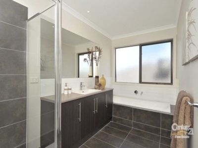 55 Mountainview Boulevard, Cranbourne North