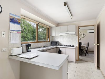 4 Edmonton Place, Doncaster East