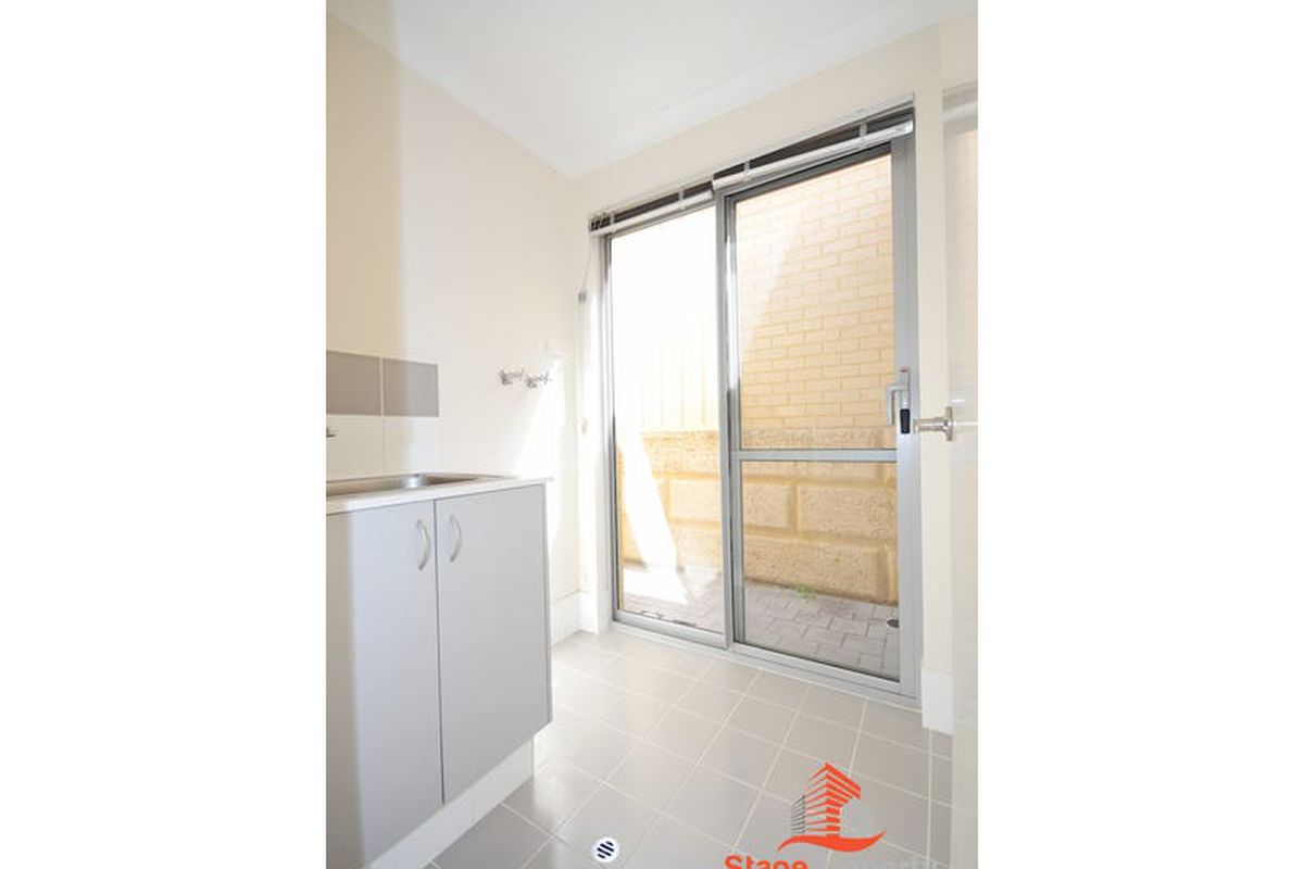 2 / 8 Classic Rise, Pearsall