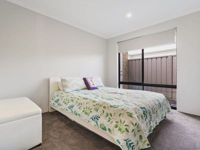 12 Pennant Boulevard , Geographe