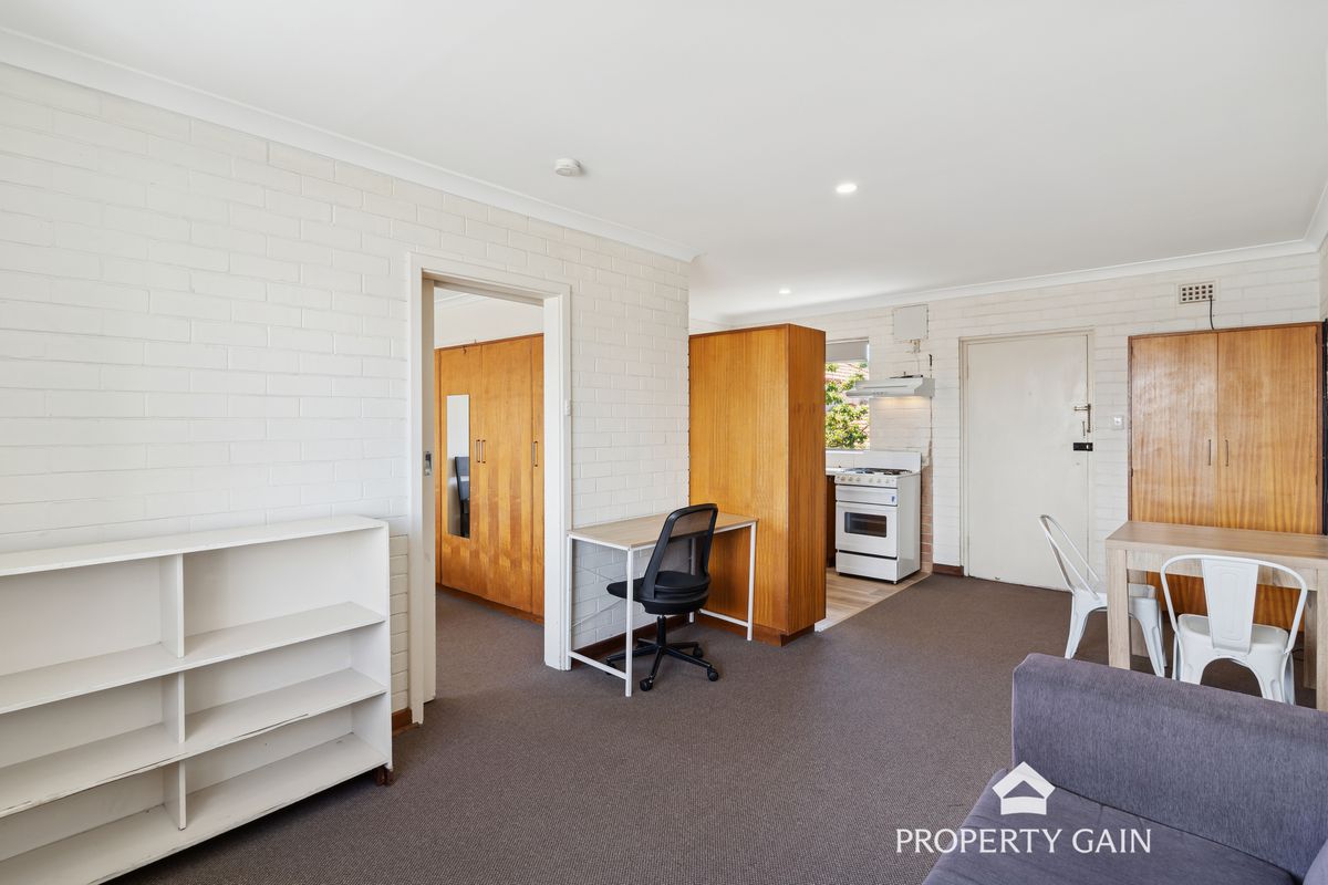 11 / 82 Broadway, Crawley