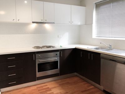 4 / 12 Farnham Court, Flemington
