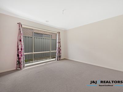 9 Sargent Street, Cranbourne East