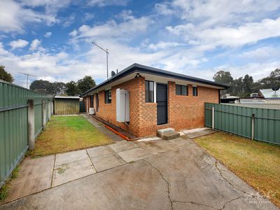 1 / 12 MCMAHON PLACE, West Wodonga