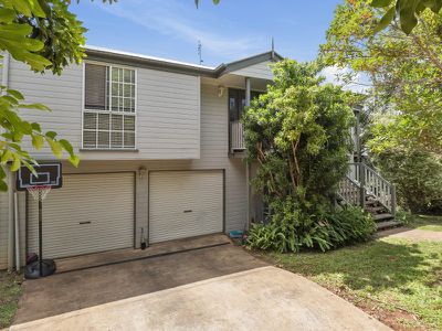 1 Maple Avenue, Mapleton