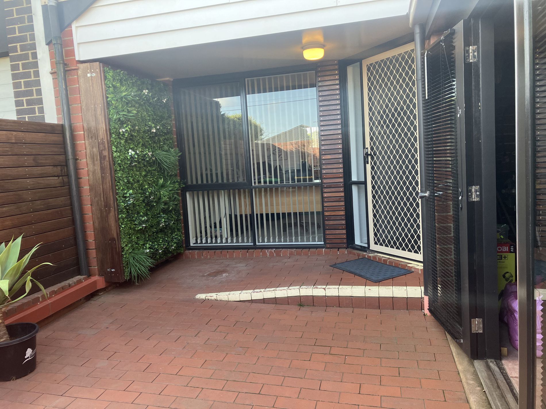 10 Clarendon Street, Newtown