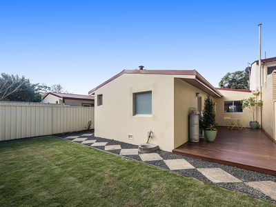 21 Sutherland Close North, Guildford