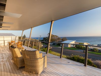 46 Sunset Strip, Manyana