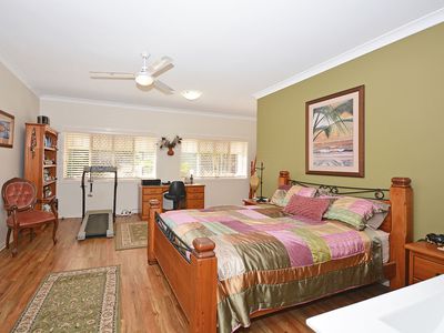 8 Lakeside Court, Torquay