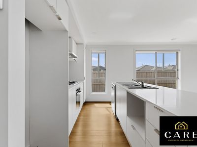 63 Merula Drive, Mambourin