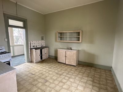 4 / 1 Carlton, Arncliffe