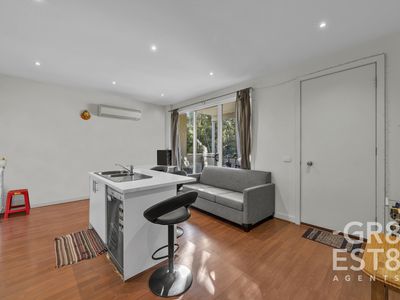 2 / 1438 Centre Road, Clayton South