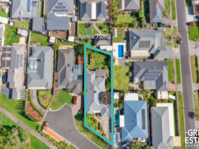 12 Saunton Drive, Cranbourne