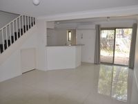 100 / 17 Marlow Street, Woodridge