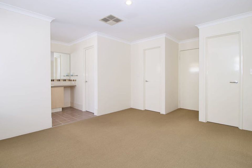 24 Almond Avenue , Shoalwater