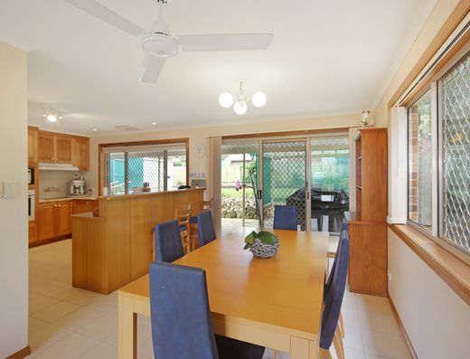 Impressive home in convenient location   *** UNFURNISHED *** image 3