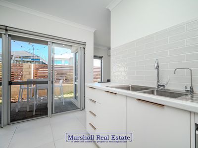 34 Hirundo Bend, Tapping