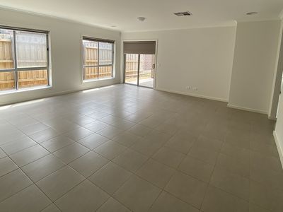 4 Equine Court, Tarneit