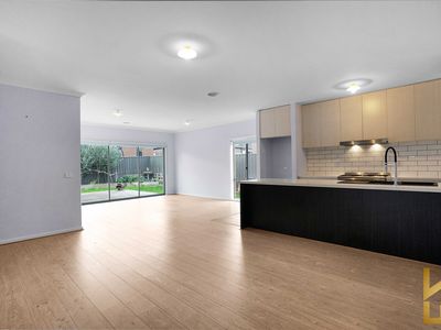 22 Bregman Esplanade, Manor Lakes
