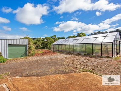 609 Mengha Road, Forest