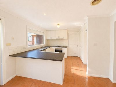 2 / 10 Dixon Avenue, Werribee