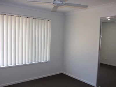 1 / 102 Bradman Way, Urangan