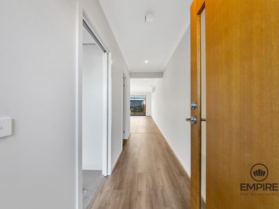 12 California Street, Clyde