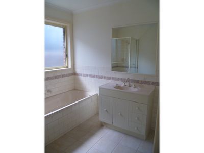 2 / 3 Pratt Court, Bell Post Hill