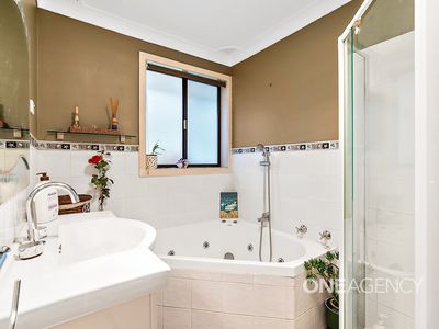 16 Clarke Avenue, North Nowra