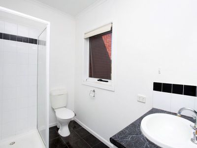 52 Central Park Avenue, Maribyrnong