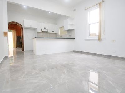 2 / 2 Browning Avenue, Lakemba