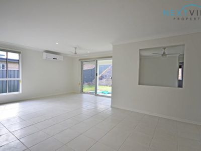 25 Wedgetail Street, Fletcher