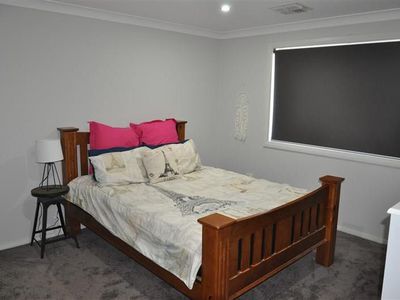 1 Tickner St, Forbes