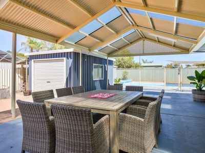 7 St John Grove, Hannans