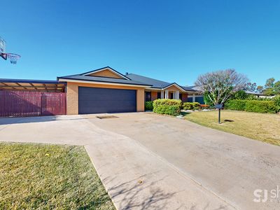 8 Manning Place, Dubbo
