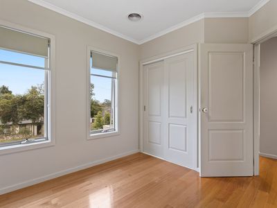 2 / 1 Sylvan Crescent, Ashwood