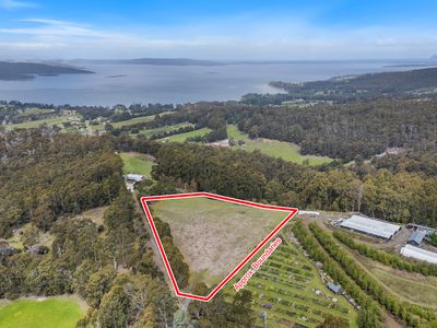 203 Woodbridge Hill Road, Woodbridge