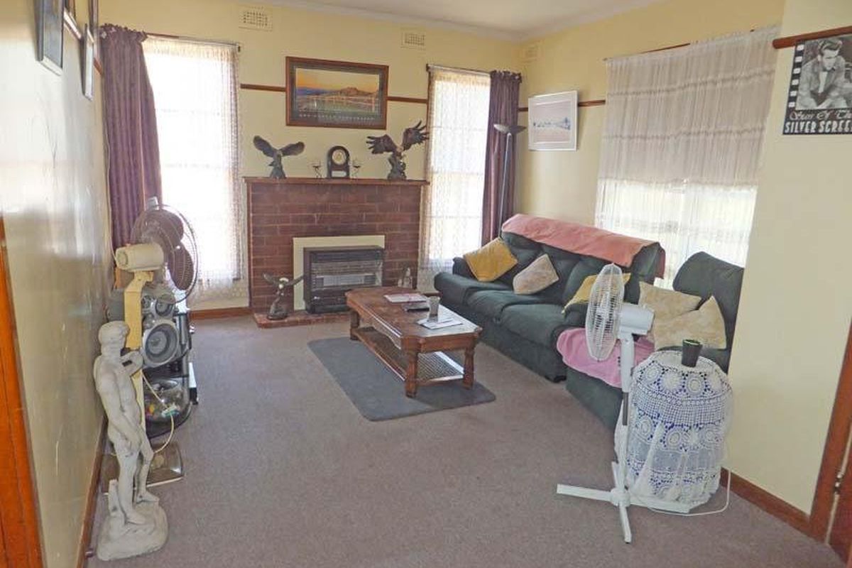 7 Day Street, Tongala