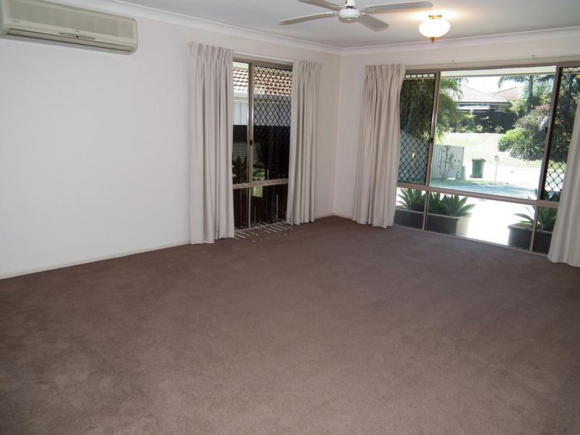 10 Kingston Drive, Banora Point